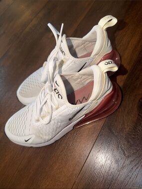 Nike Air Max 270 sneakers, 6.5 women